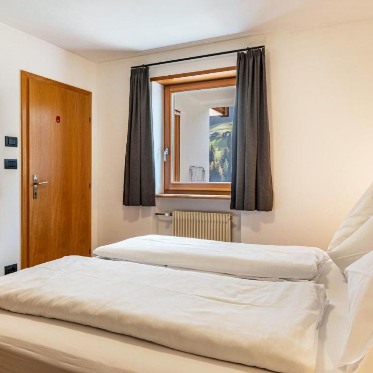 Villa Erina - Appartamento Deluxe con 2 Camere da Letto e Vista Giardino - 13