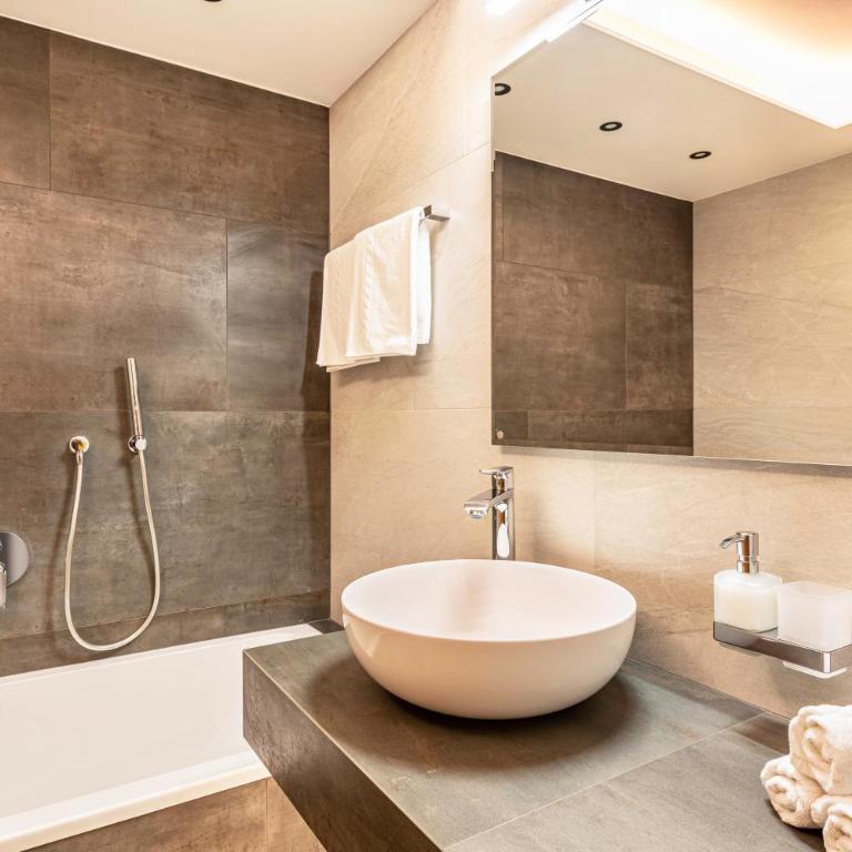 Villa Erina - Appartamento Deluxe con 2 Camere da Letto e Vista Giardino - 19