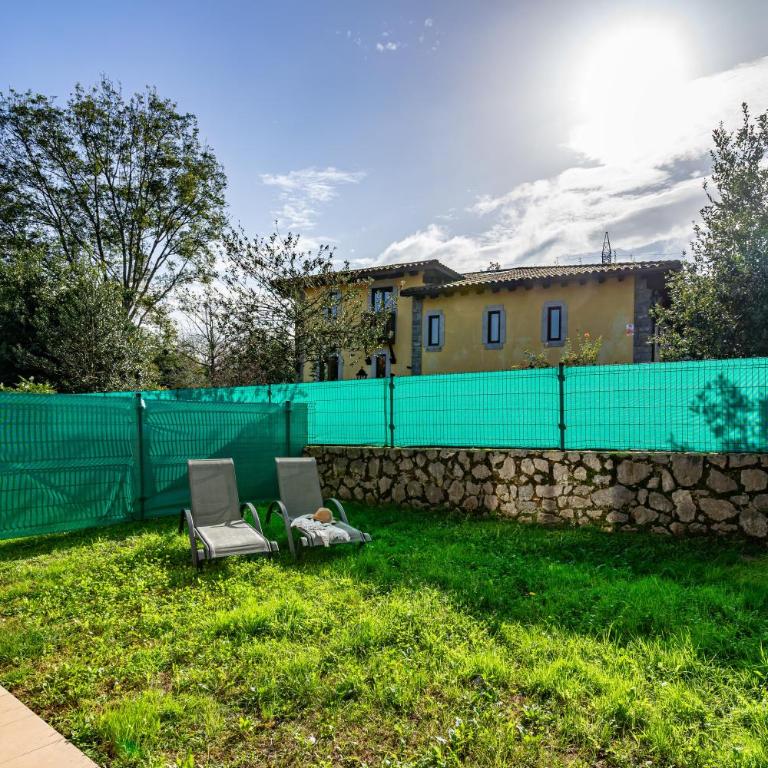 4 Jardin- Puerto Chico - Two-Bedroom Deluxe Apartment with Garden View - 21