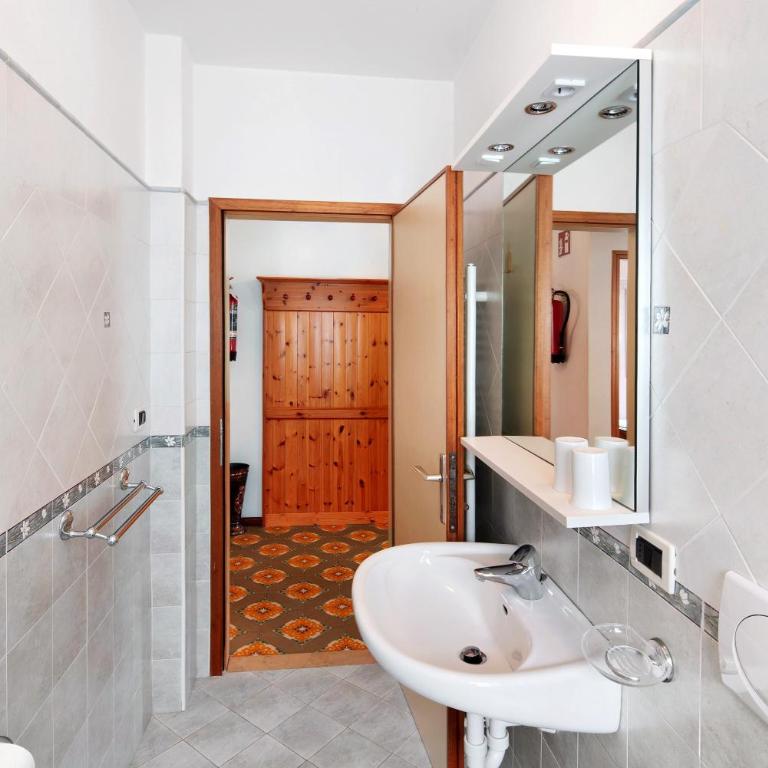 Casa Al Sole Moena - Appartamento Premium con 3 Camere da Letto e Balcone - 22