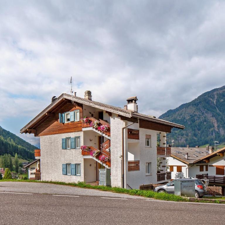 Casa Al Sole Moena - Appartamento Premium con 3 Camere da Letto e Balcone - 1