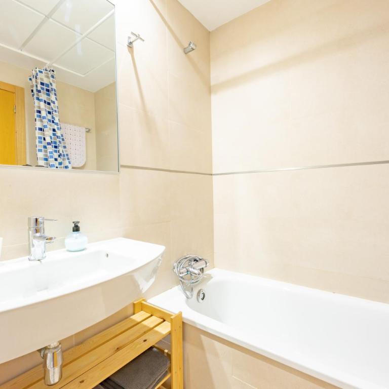 Oboe Val - One-Bedroom Apartment with Garden View - 14