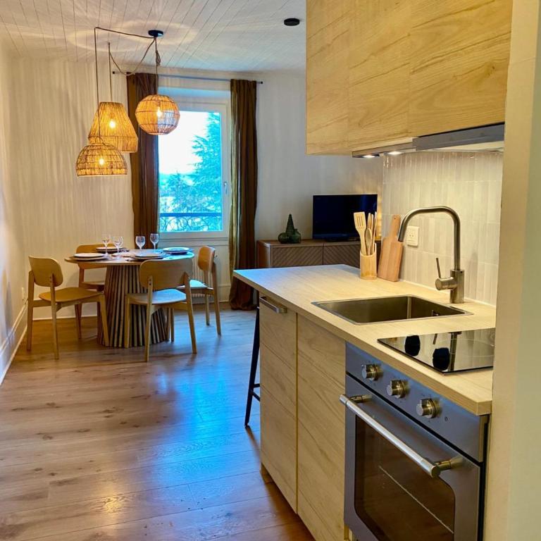 Le Castel - Superior Apartment with City View - 16