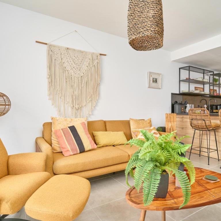 Casa De La Luz - Two-Bedroom Deluxe Apartment with Ocean View - 5