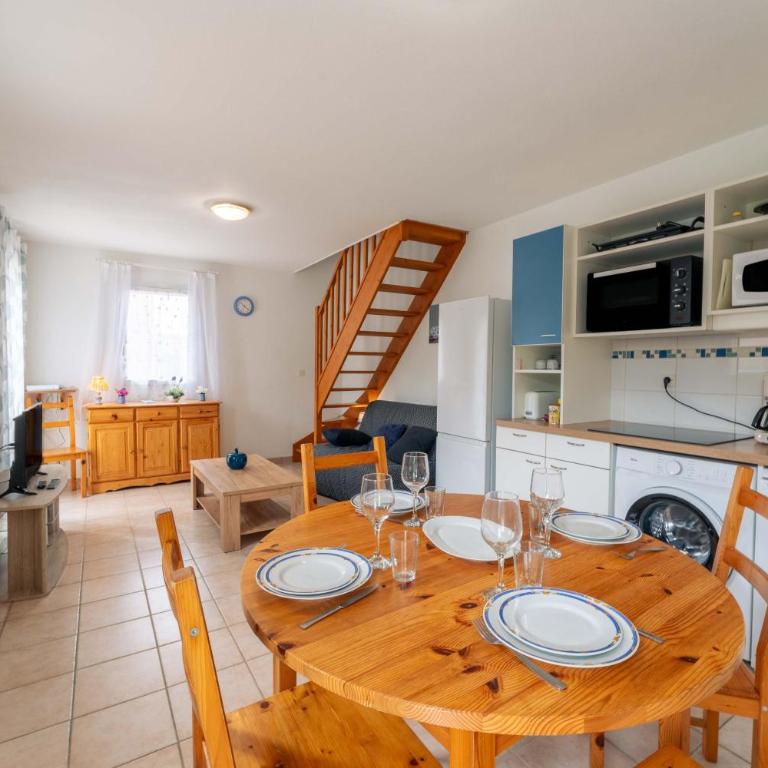 Maison avec jardin et piscine - Maison 2 Chambres - 3