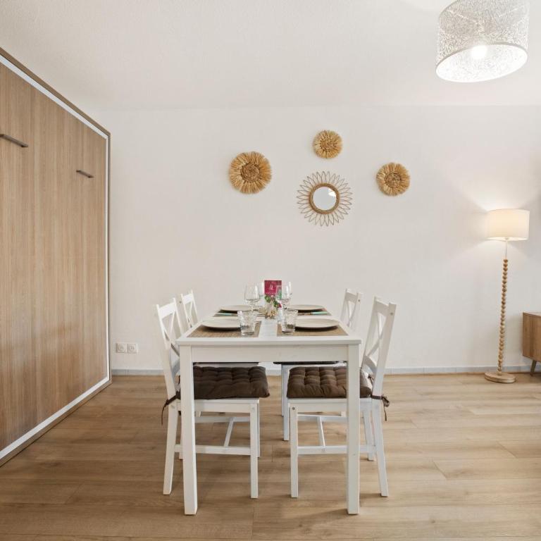 Un Havre De Paix avec balcon - Superior One-Bedroom Apartment with Balcony - 5