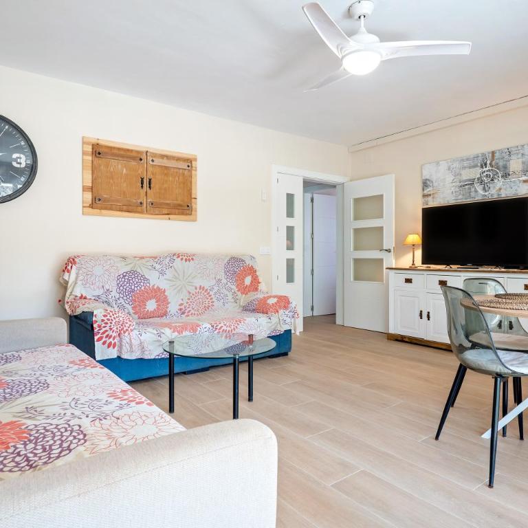 beach and pool - Three-Bedroom Premium Apartment with Balcony - 22