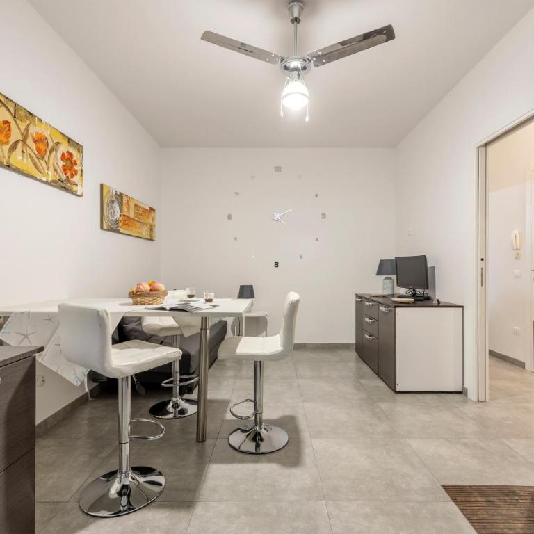 Calarossa tourist house di aleeanny - One-Bedroom Apartment with Garden - 6