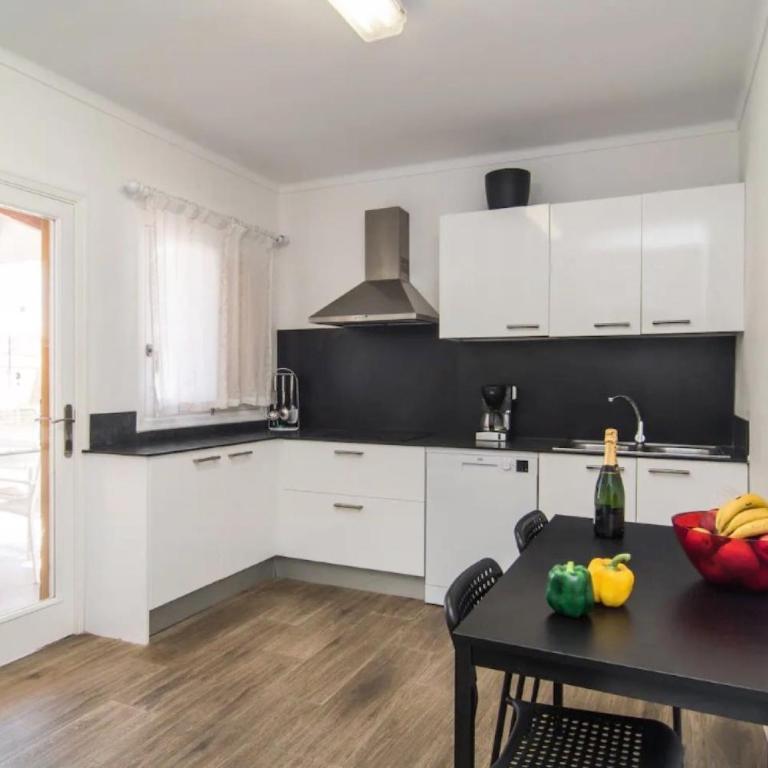 Anglesos - Vacation Home - 8