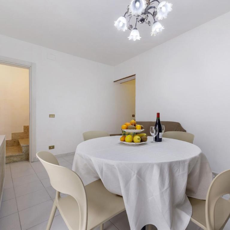 Casa Sole e Mare - Appartamento Premium con 3 Camere da Letto e Balcone - 5