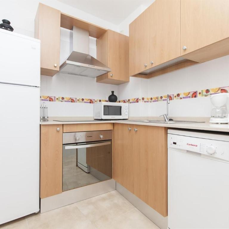 3 bedroom apartment next to Plaza - Superior Apartment with City View - 3