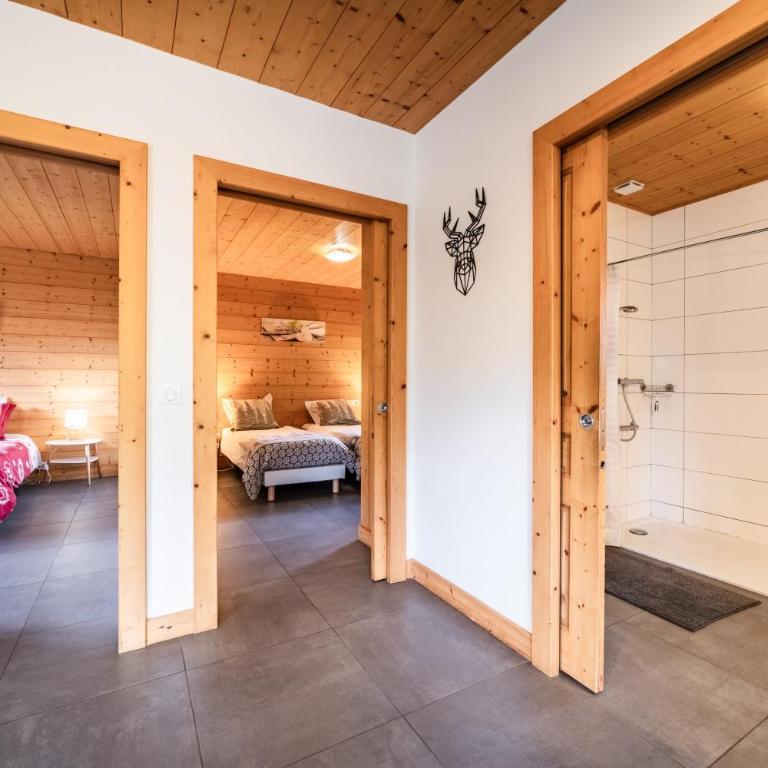 Les Gites Leyetaz - Chambre Quadruple avec Douche - 17