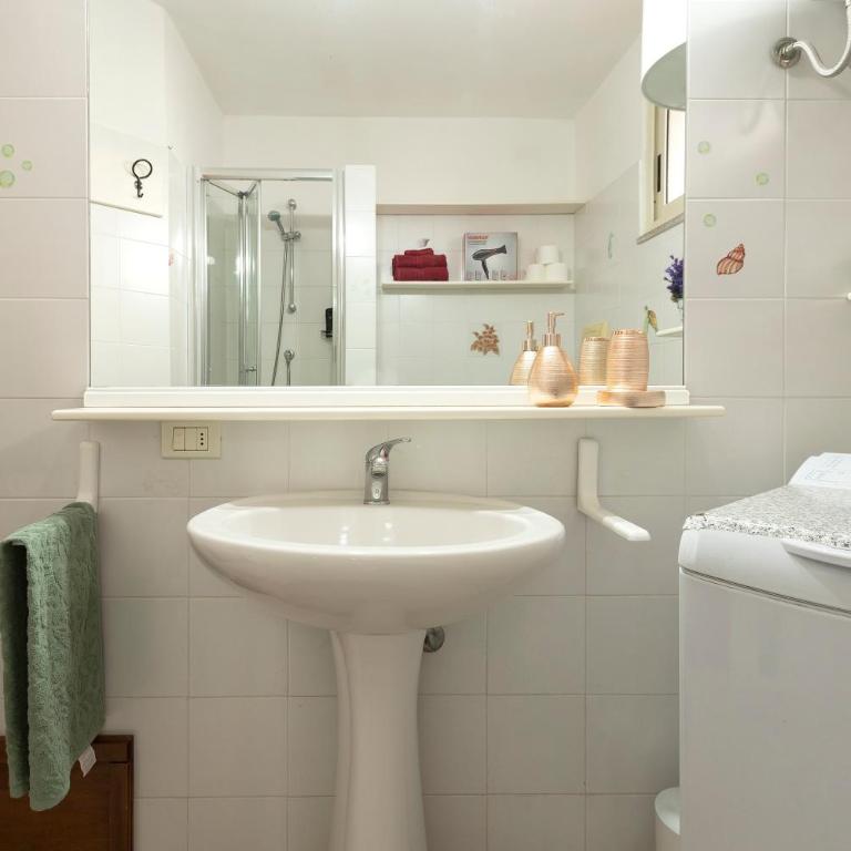 La Casa Al Mare - Appartamento Deluxe con 2 Camere da Letto e Balcone - 15
