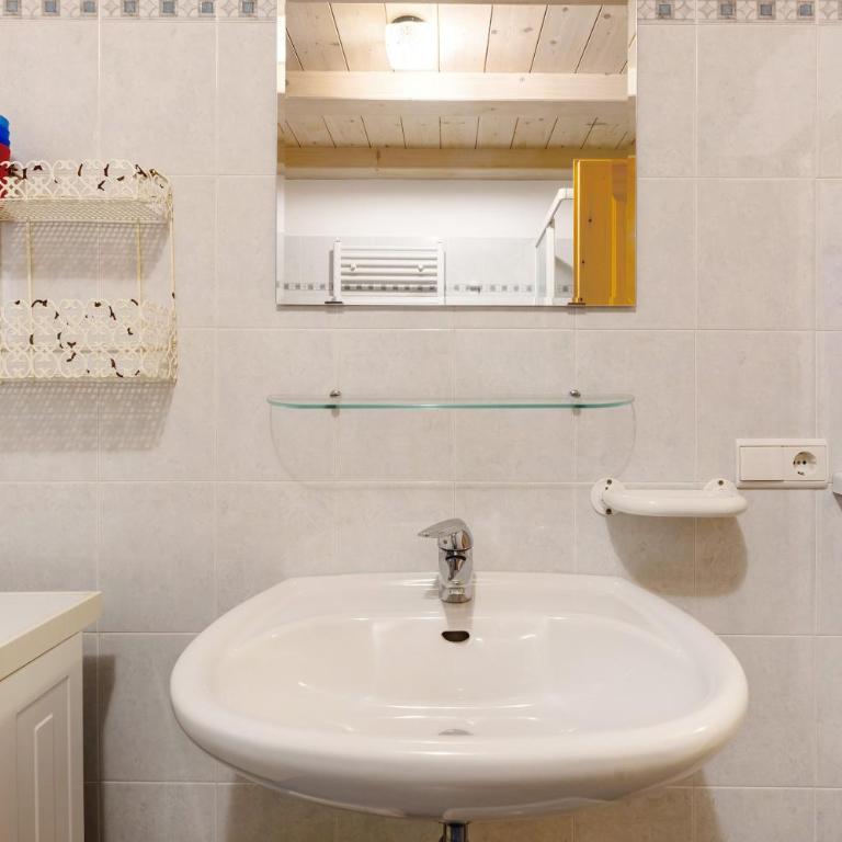 Heinzenhof Welschnofen - Two-Bedroom Deluxe Apartment with Garden View - 20