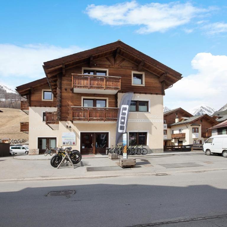 Chalet Anna Sclopet - Appartamento Deluxe con 2 Camere da Letto e Vista Giardino - 1