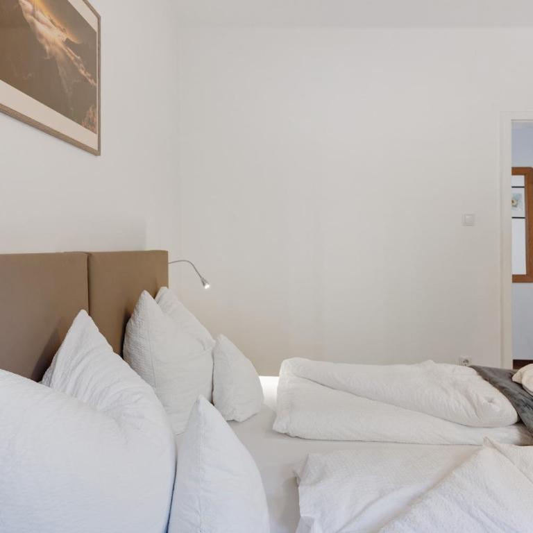Haus Burger Vilpian - Doppelzimmer mit Bergblick - 8