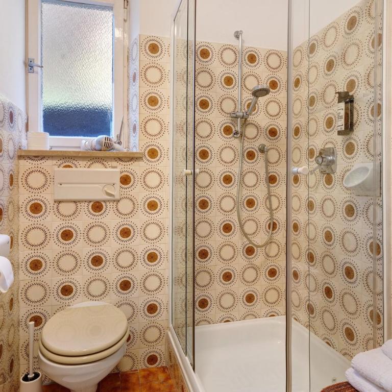 Haus Burger Vilpian - Doppelzimmer mit Bergblick - 9