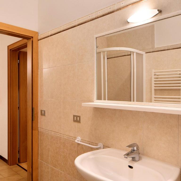 Baita Franz 3 Livigno - Appartamento Deluxe con 2 Camere da Letto e Vista Giardino - 21