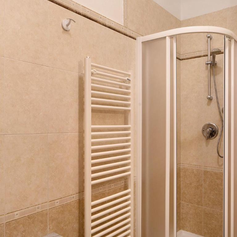 Baita Franz 3 Livigno - Appartamento Deluxe con 2 Camere da Letto e Vista Giardino - 25