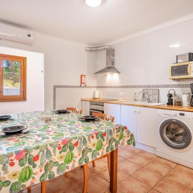 Santa Eulalia - Two-Bedroom Deluxe Apartment with Balcony - 9