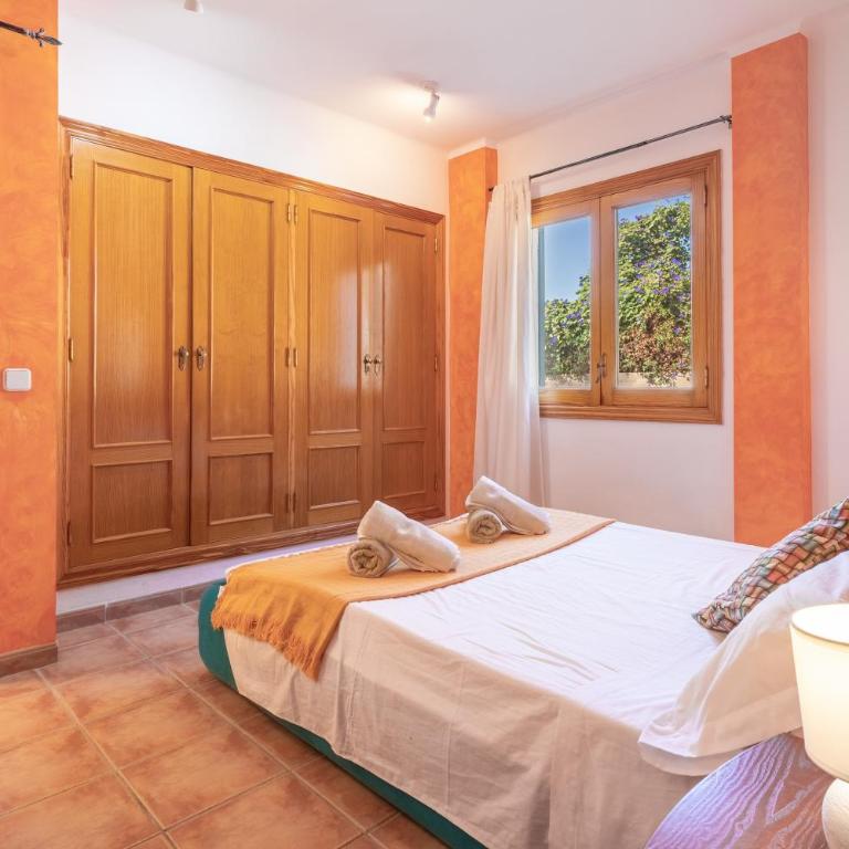 Santa Eulalia - Two-Bedroom Deluxe Apartment with Balcony - 14