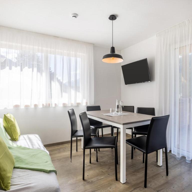 Apartment Set Residence Bun Ste - Appartamento Deluxe con 2 Camere da Letto e Vista Giardino - 11
