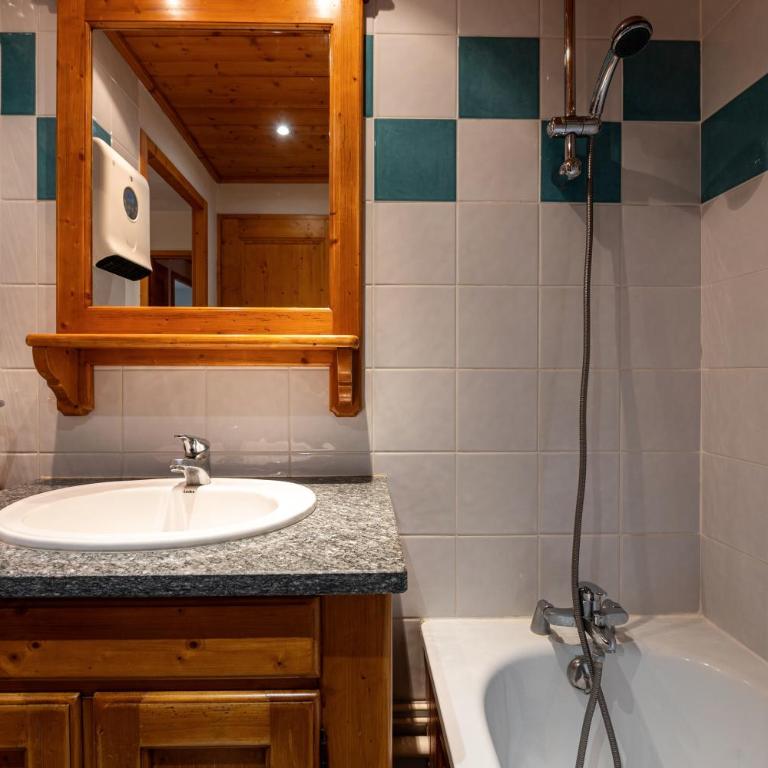 Appart. résidence pied des pistes - Deluxe Apartment mit Balkon und 2 Schlafzimmern - 25