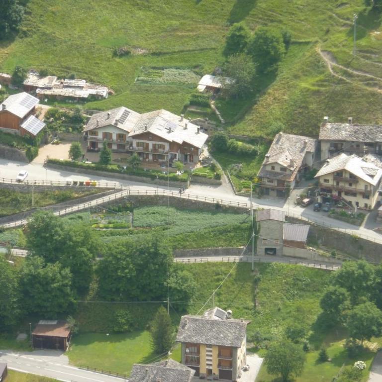 Casa Vacanza Famiglia Belli - Appartamento Deluxe con 2 Camere da Letto e Vista Giardino - 34