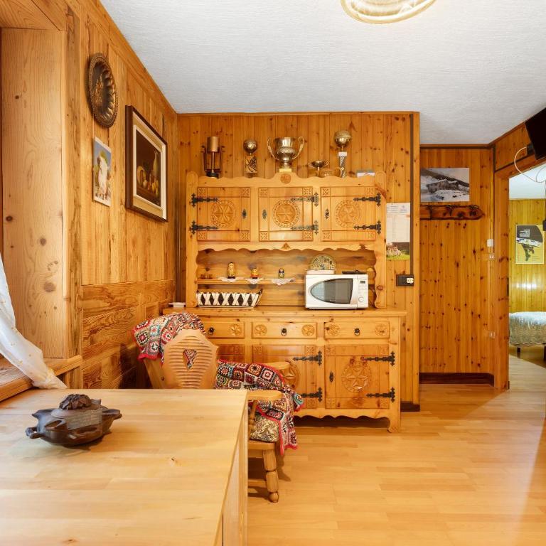 Casa Vacanza Famiglia Belli - Appartamento Deluxe con 2 Camere da Letto e Vista Giardino - 6