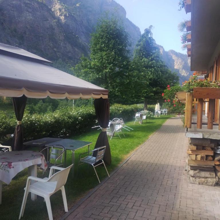 Casa Vacanza Famiglia Belli - Appartamento Deluxe con 2 Camere da Letto e Vista Giardino - 42