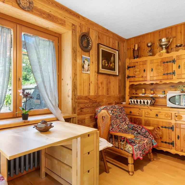 Casa Vacanza Famiglia Belli - Appartamento Deluxe con 2 Camere da Letto e Vista Giardino - 4