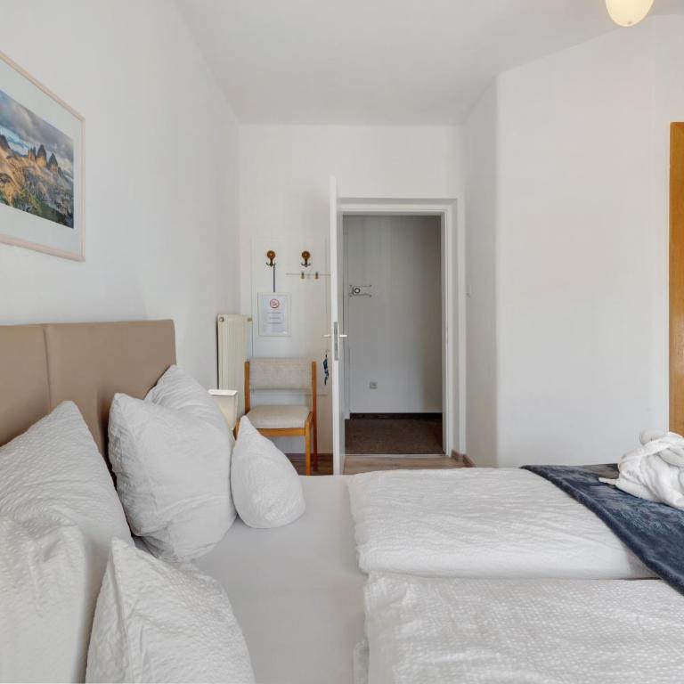 Haus Burger Vilpian - Doppelzimmer mit Bergblick - 7