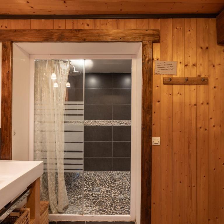 La Charbonnière - Appartement 3 Chambres Premium avec Balcon - 15
