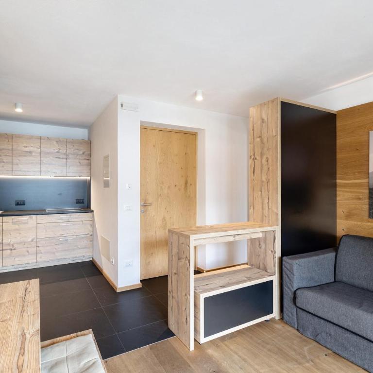 Villa Kriendl Nr 3 Piz da Peres - Appartamento Deluxe con 2 Camere da Letto e Vista Giardino - 9