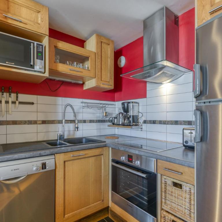 Chalet le Regain - Premium Apartment mit 3 Schlafzimmern und Balkon - 10