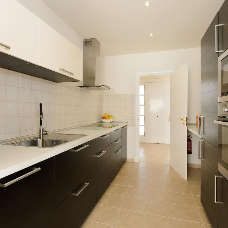 Villa Luna - Three-Bedroom House - 12