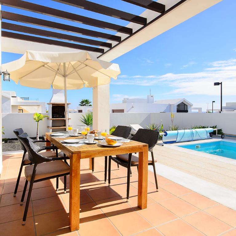 Villa Luna - Three-Bedroom House - 4