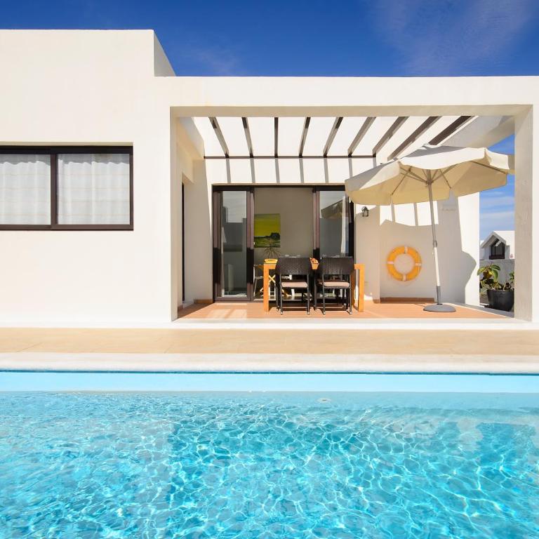 Villa Luna - Three-Bedroom House - 2