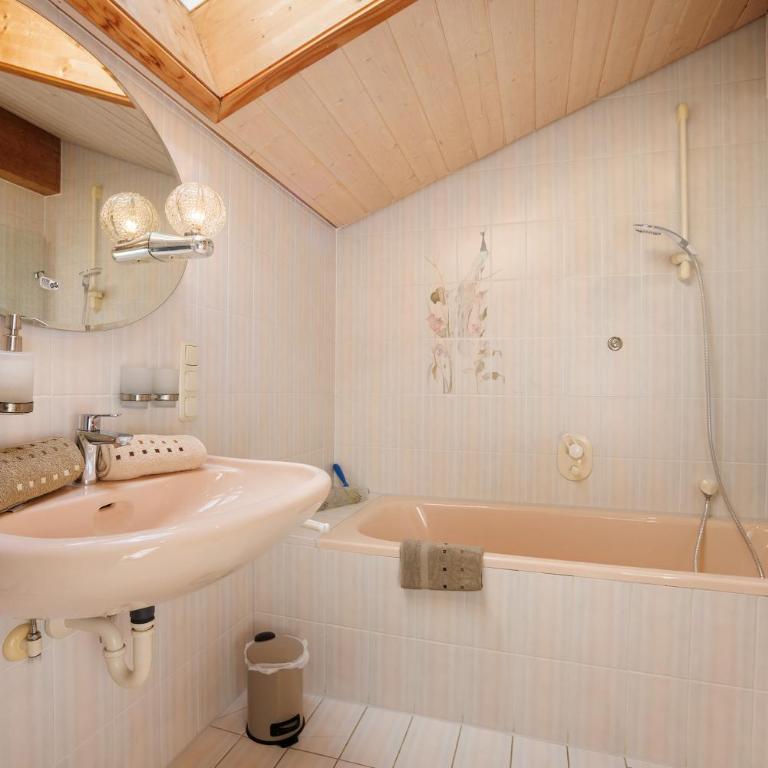 Ferienwohnung Elfi - Deluxe Apartment mit Balkon und 2 Schlafzimmern - 18