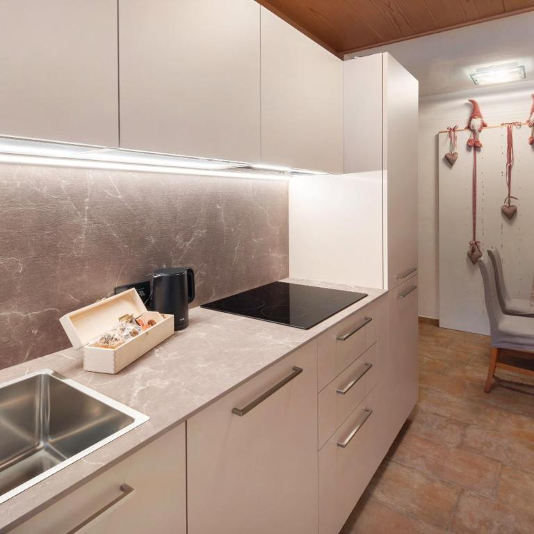 Guesthouse Canazei Cozy 2-Bedrooms - Camera Quadrupla con Doccia - 12