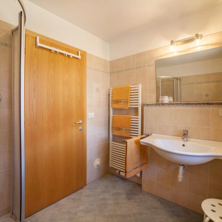 Roath Hof Ferienwohnung 3 - Appartamento Superior con 1 Camera da Letto e Balcone - 10