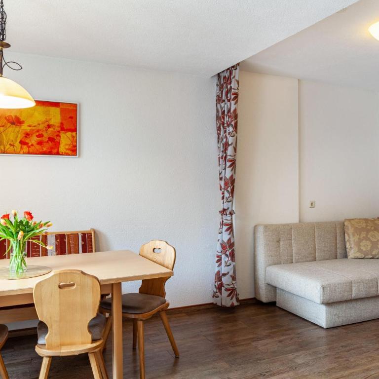 Alpenflora 1 - Deluxe Apartment mit Balkon und 2 Schlafzimmern - 4