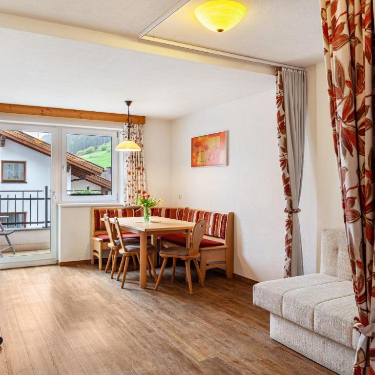 Alpenflora 1 - Deluxe Apartment mit Balkon und 2 Schlafzimmern - 1