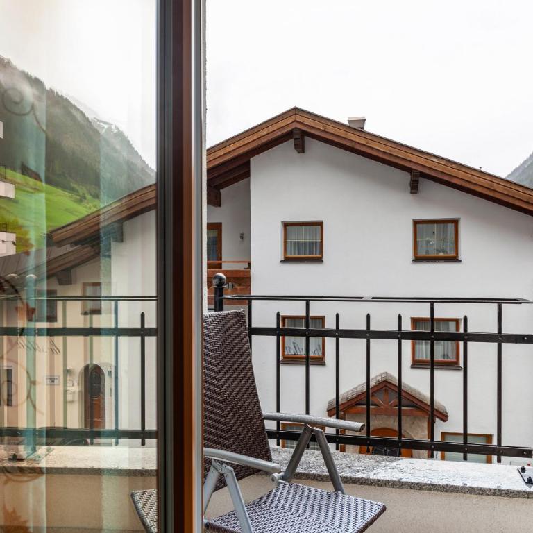 Alpenflora 1 - Deluxe Apartment mit Balkon und 2 Schlafzimmern - 2