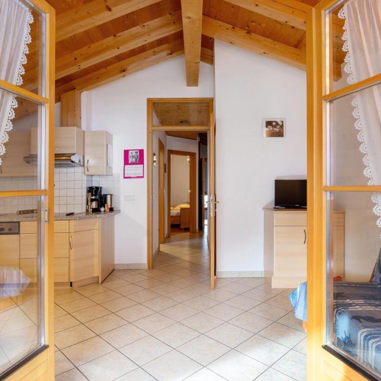 Heinzenhof Welschnofen - Two-Bedroom Deluxe Apartment with Garden View - 7