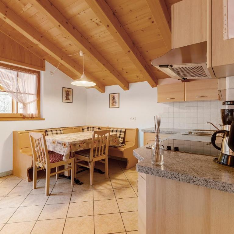 Heinzenhof Welschnofen - Two-Bedroom Deluxe Apartment with Garden View - 2