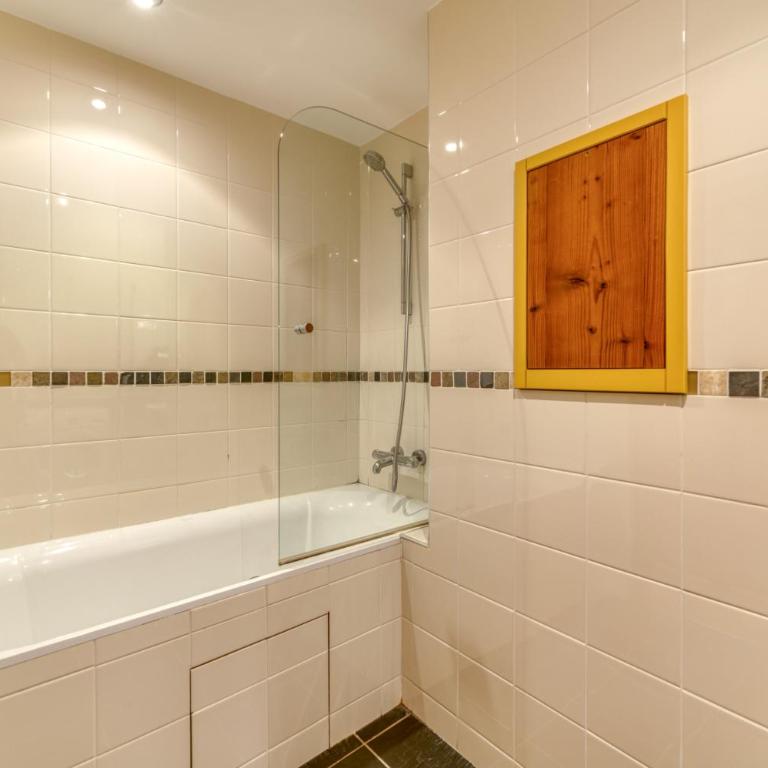 Chalet le Regain - Deluxe Apartment mit Balkon und 2 Schlafzimmern - 18