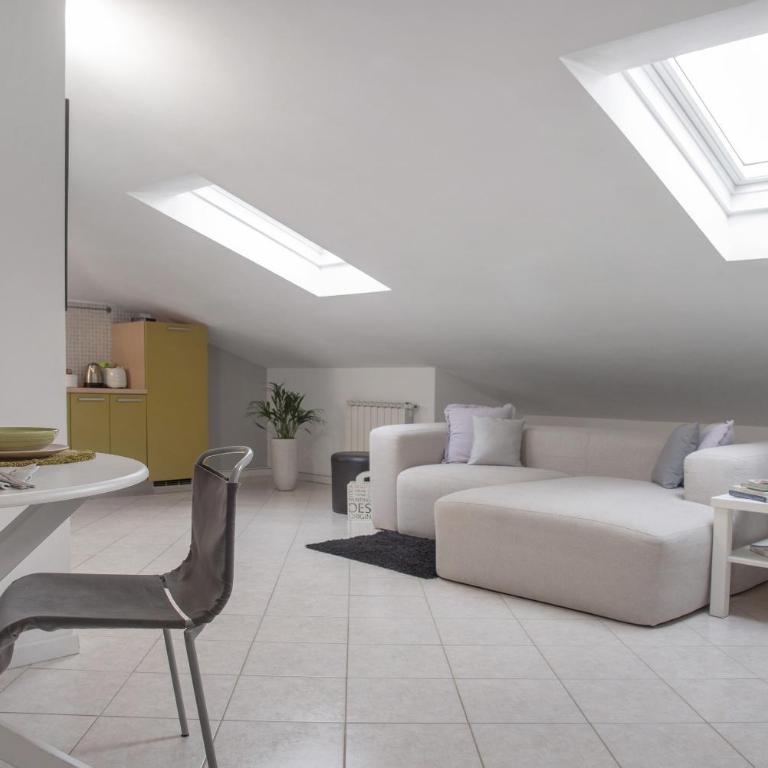 Mansarda Massimo - Verbania Intra - Appartamento Superior con 1 Camera da Letto - 2