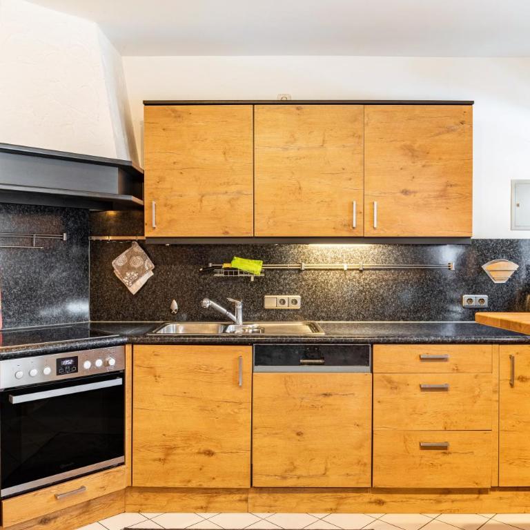 Bergwild - Deluxe-Apartment mit 2 Schlafzimmern und Gartenblick - 15