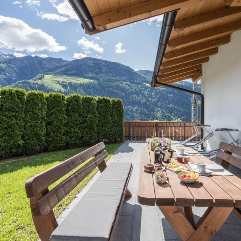 Pfandlerhof Ferienwohnung Rot - Deluxe Apartment mit Balkon und 2 Schlafzimmern - 2
